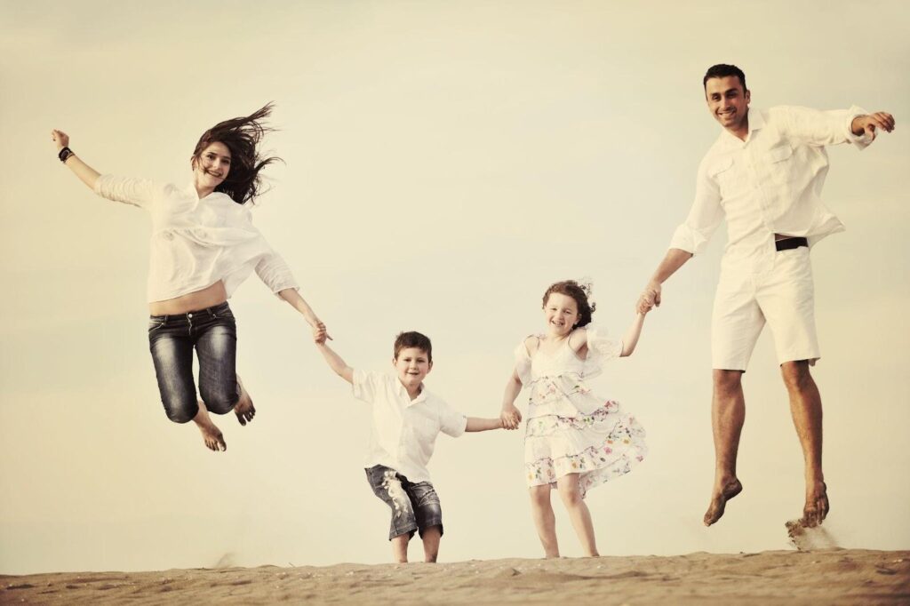 Posing Tips for Stunning Family Photos in Dubai