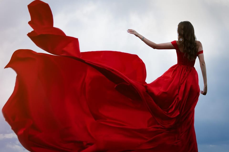 Your Guide to Renting a Flying Dress in Dubai for an Epic Photoshoot