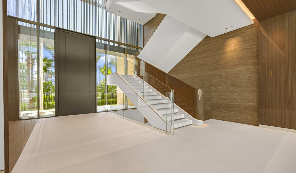 Best commercial property photographer in Dubai – Zypix shooting a luxury office interior