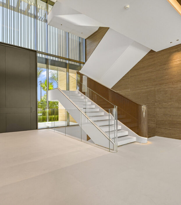Best commercial property photographer in Dubai – Zypix shooting a luxury office interior